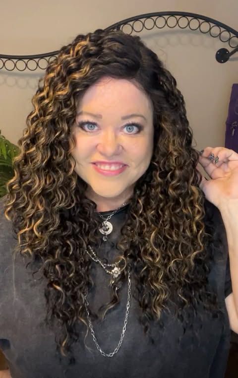 ZOE CHOCOLATE CARAMEL NWOT ULTRA BASIC WIG LW3