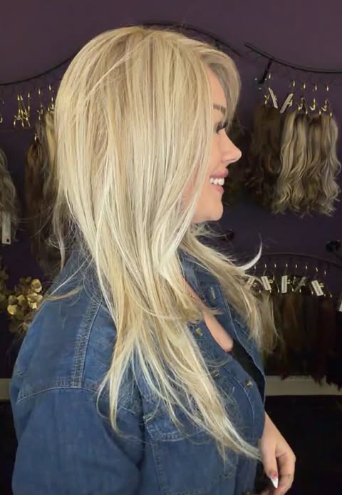Kiss and Tell Mystery Untagged HS HT Luxury Wig  LW3-AC1