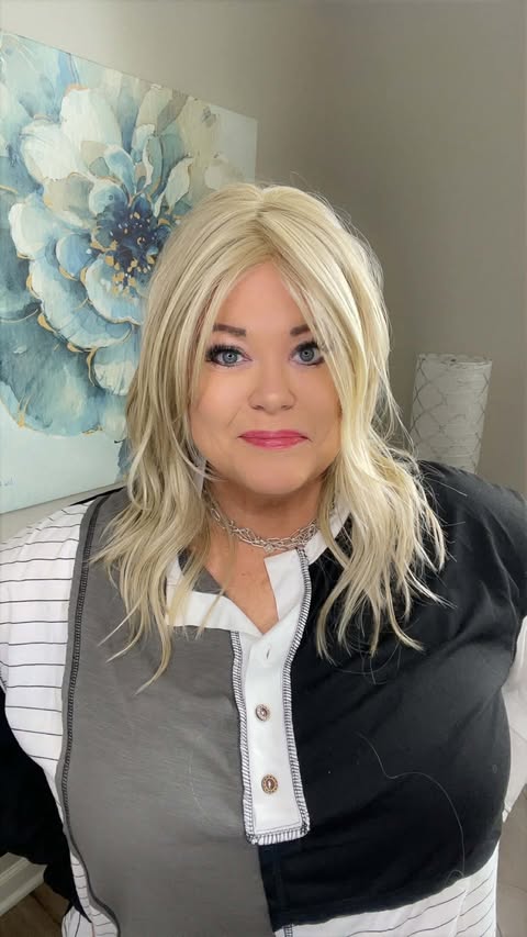 TOTAL SEDUCTION CREAM SUGAR BLONDE  HS NWT Luxury Wig by SBS TN1 AC1