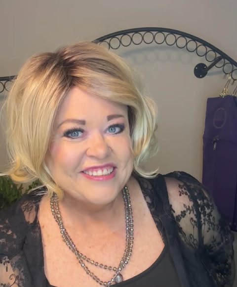 ARABELLA CHAMPAGNE BLONDE HS Standard Luxury Wig LW3 KQ1