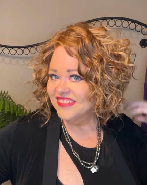 KATE PEANUT BUTTER HS Standard Luxury Wig TN1 CG1