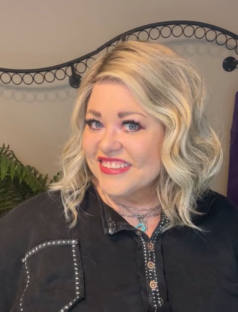 Dee Smoking Hot Blonde HS Standard Luxury Wig TN1 CG1