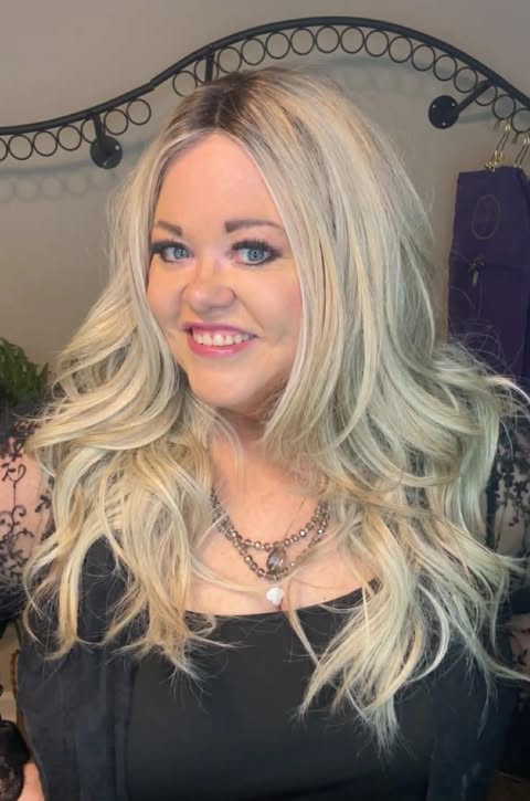 LONG TOUSLED WAVES ROOTED BISCUIT HS BASIC WIG BY HAIRDO LW3 TH1