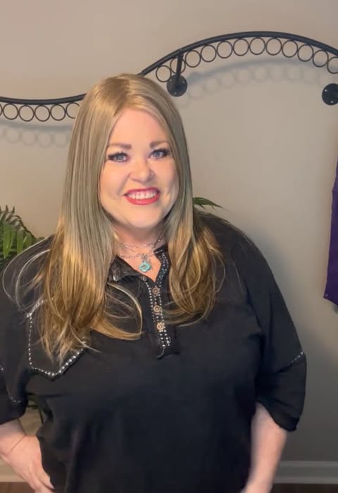 Finesse And Fire NWOT FULL MONOFILAMENT LUXURY WIG TN1 AC1