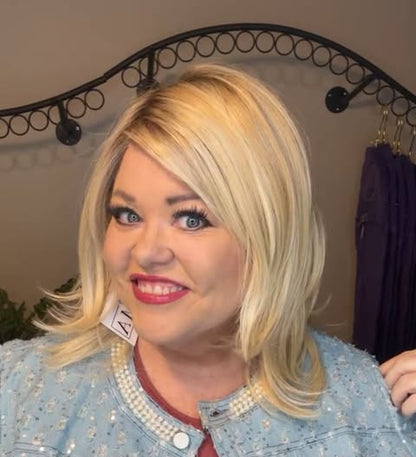 ELEGANCE AWAITS FROSTED HONEY BLONDE HS NWT Luxury Wig by SBS TN1 AC1