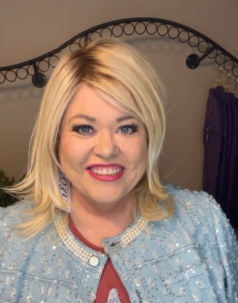 ELEGANCE AWAITS FROSTED HONEY BLONDE HS NWT Luxury Wig by SBS TN1 AC1