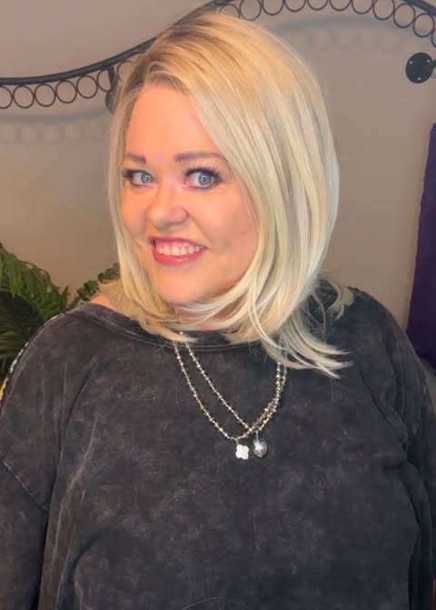 GENOVA CRUSHED ALMOND BLONDE HS NWT Luxury Wig by Belle Tress LW3 AC1
