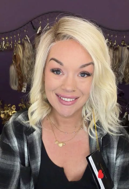 AMARETTO BOMBSHELL BLONDE HS NWT LUXURY WIG  BT LW3 AC1