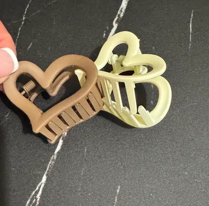 ⭐ Heart-Shaped Claw Clip Duo (Set of 2) Cream and Taupe LW3 A109