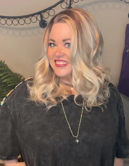 MOLLIE TRES CHIC (LARGE HS BETTER THAN BASIC WIG LW3-AC1