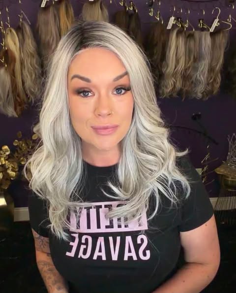 ADDISON SILVER BLONDE NWOT HS Standard Luxury Wig LW3-AC1