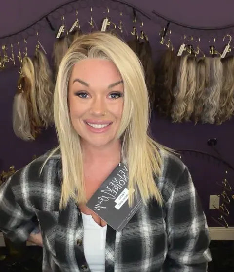 EMERY BLONDIE BAR NWT STANDARD LUXURY WIG VNB LW3 AC1