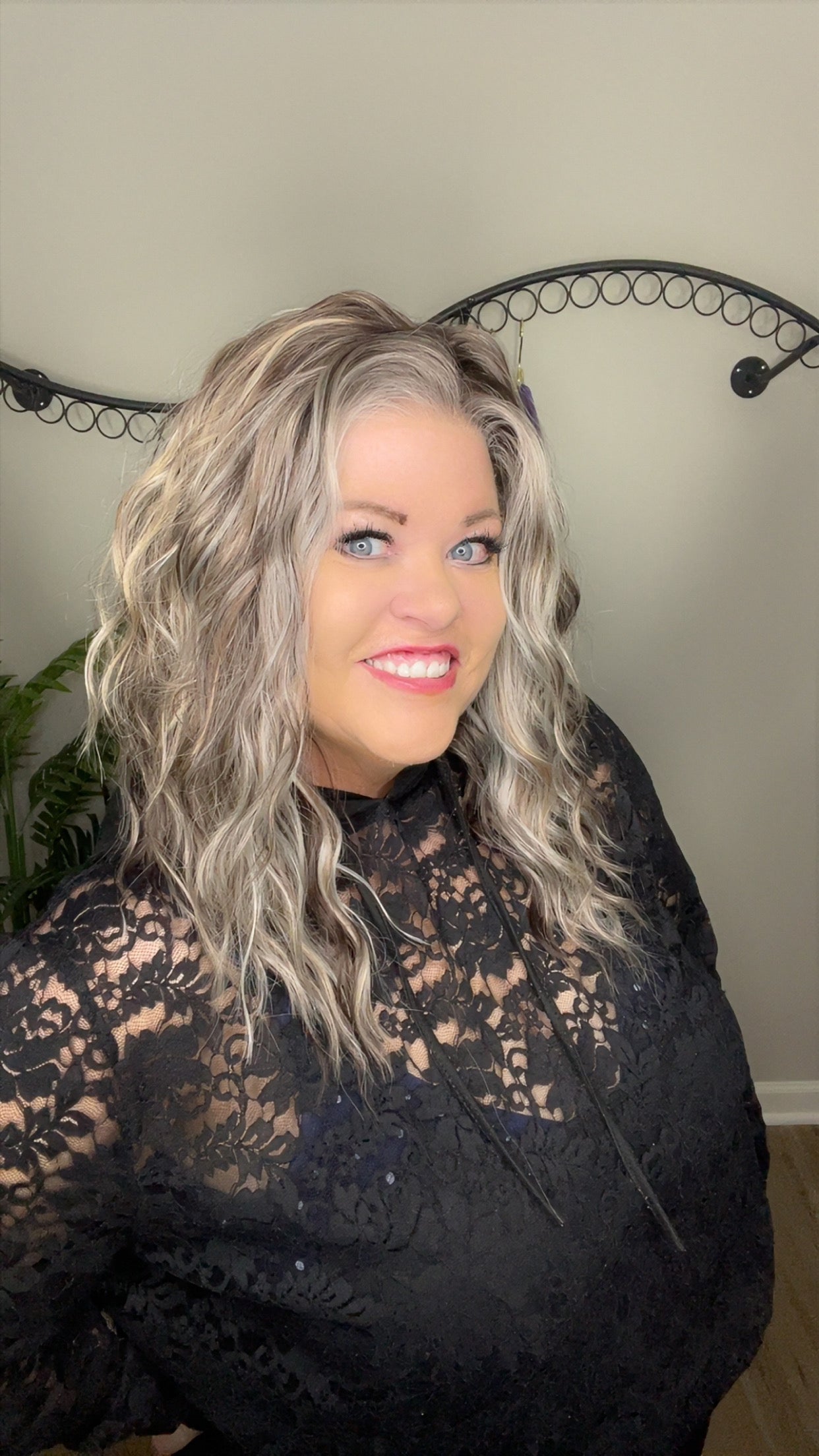 ARIA FROSTED LATTE HS Swiss Luxe WIG LW3 AC1