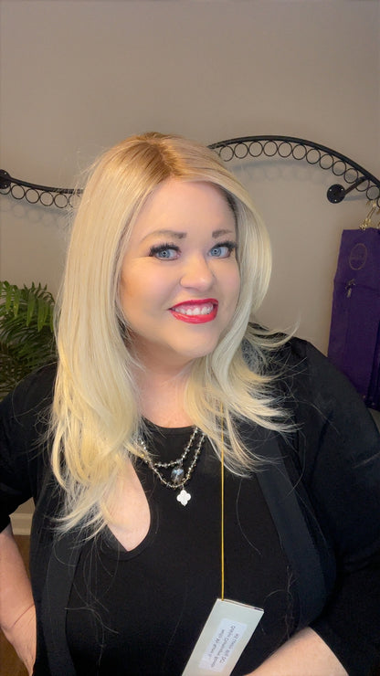Oaklyn Champagne Blonde HS NWT Standard Luxury Wig TN1 AC1