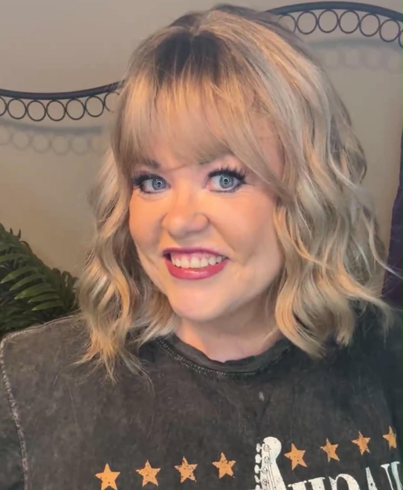 DESTINY HONEY BLONDE HS BETTER THAN BASIC MACHINE CAP WIG LW3-AC1