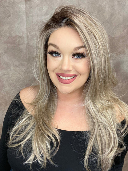 Henley Ash Blonde NWOT HS Standard Luxury Wig LW3-AC1