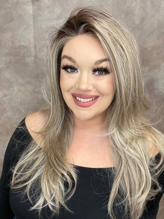 Henley Ash Blonde NWOT HS Standard Luxury Wig LW3-AC1
