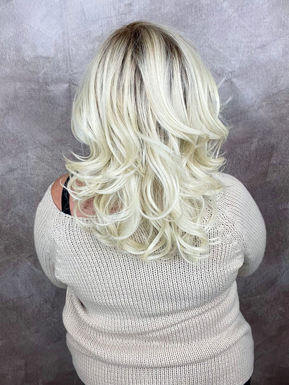 Sahara Hollywood Blonde HS NWT Standard Luxury Wig LW3 LC1
