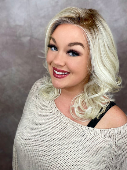 Sahara Hollywood Blonde HS NWT Standard Luxury Wig LW3 LC1