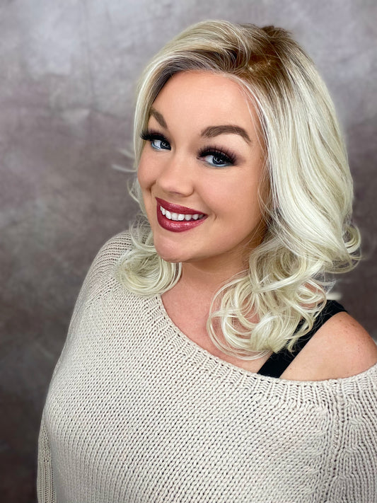 Sahara Hollywood Blonde HS NWT Standard Luxury Wig LW3 LC1