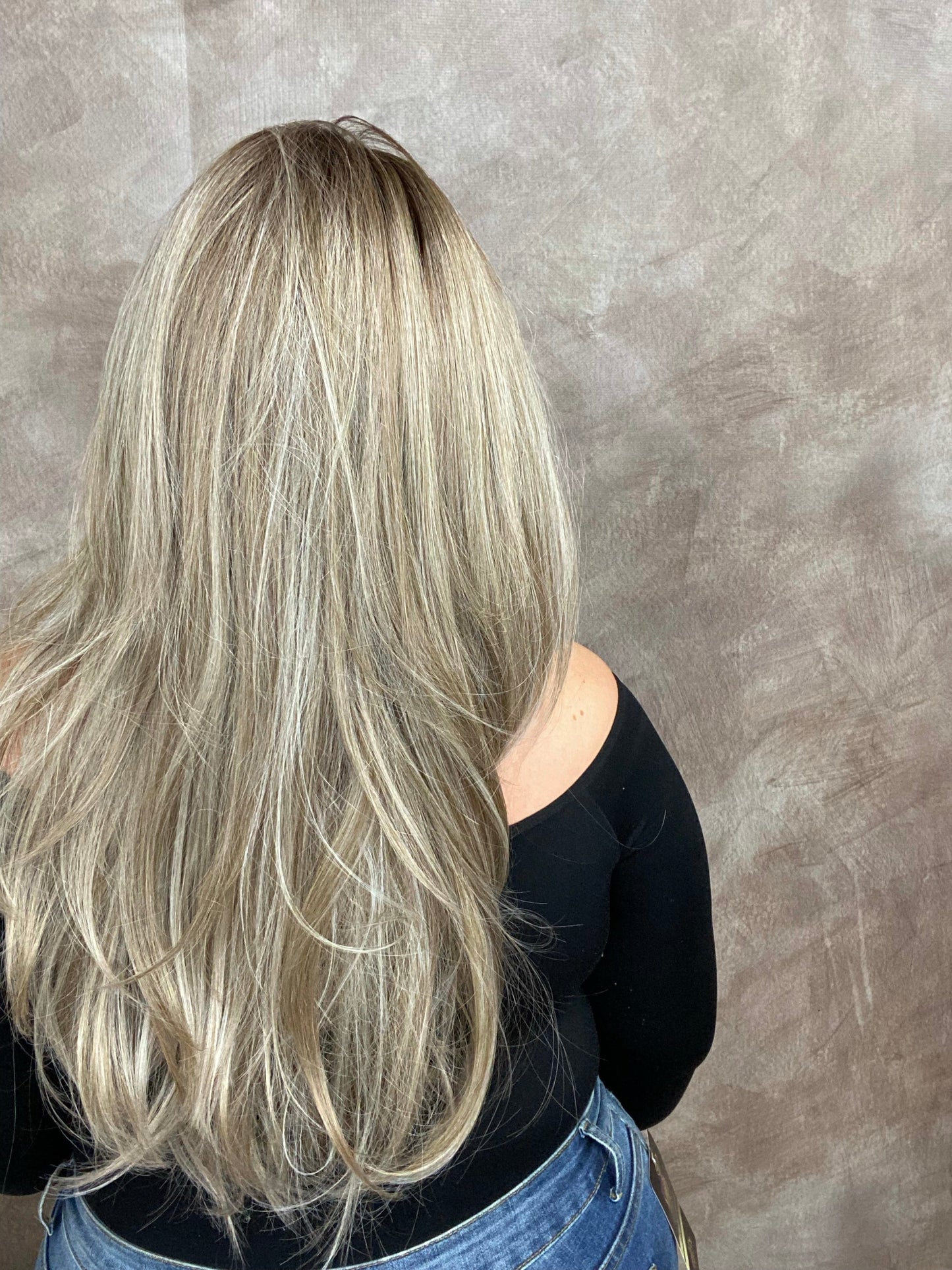 Henley Ash Blonde NWOT HS Standard Luxury Wig LW3-AC1