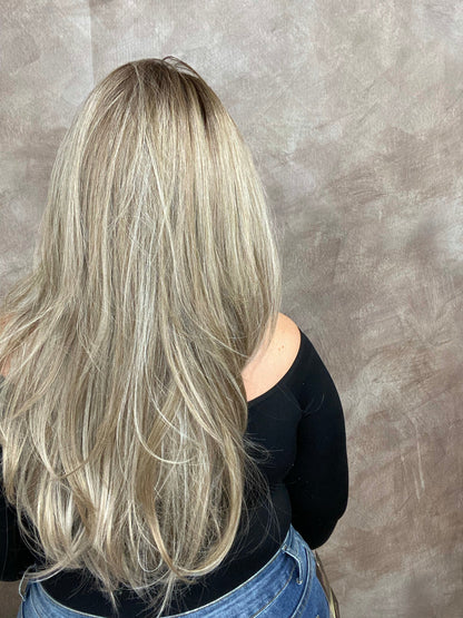 Henley Ash Blonde NWOT HS Standard Luxury Wig LW3-AC1