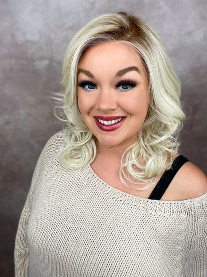 Sahara Hollywood Blonde HS NWT Standard Luxury Wig LW3 LC1