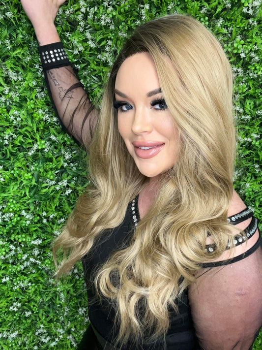 Melody Light Brown w/ Highlights HS SIMPLY CHIC LUXURY WIG VA1 AC1