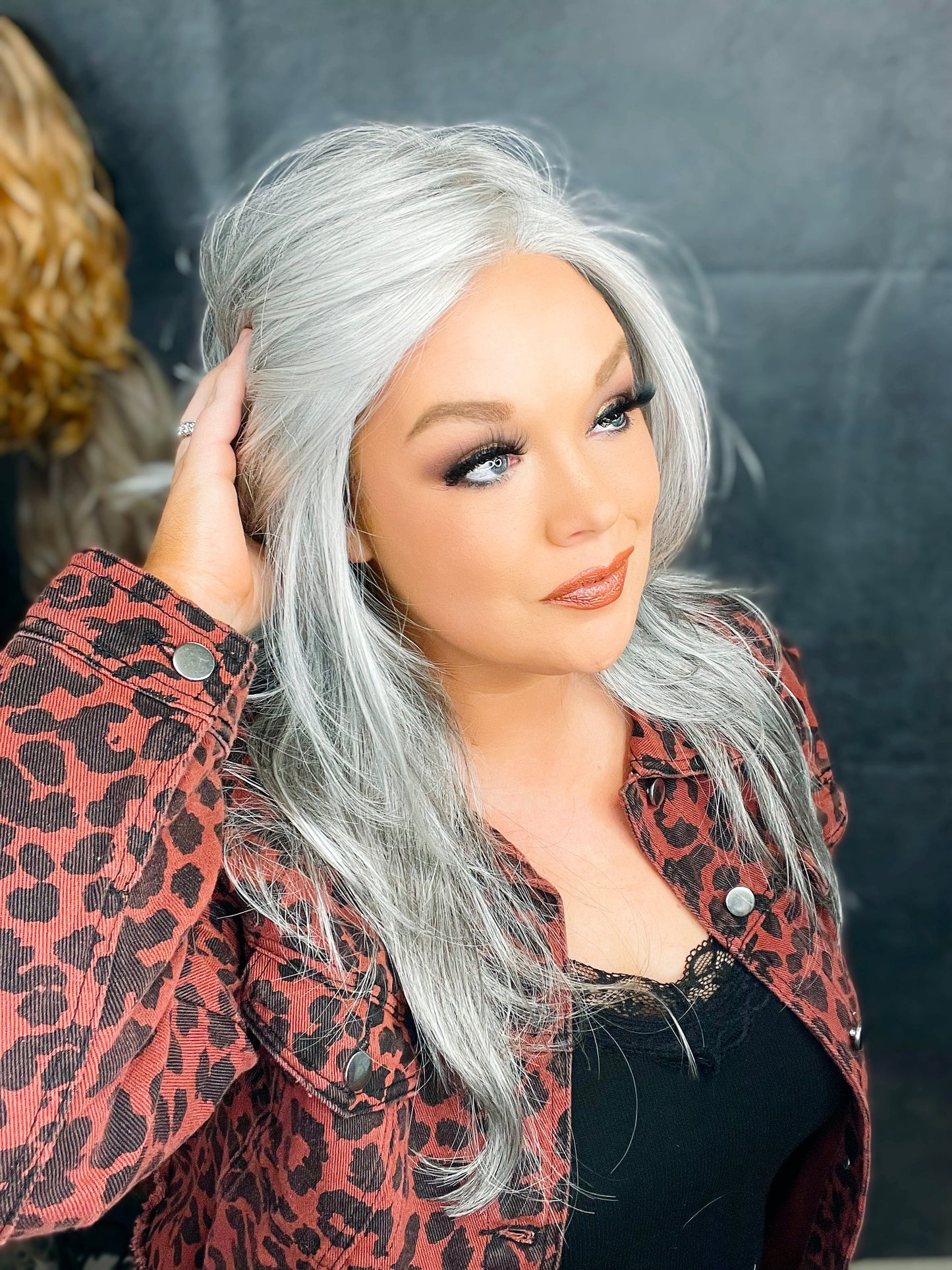 Blaze Silver Shadow NHS NWOT Premium Luxury Wig LW3-AC1
